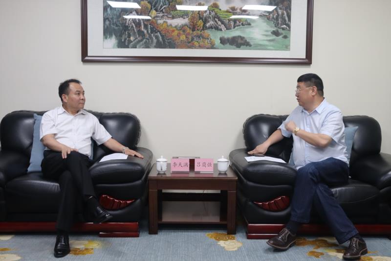 李天滿會(huì)見(jiàn)四川大學(xué)全球創(chuàng)聯(lián)常務(wù)副會(huì)長(zhǎng)、四川會(huì)長(zhǎng)呂藺強(qiáng)一行