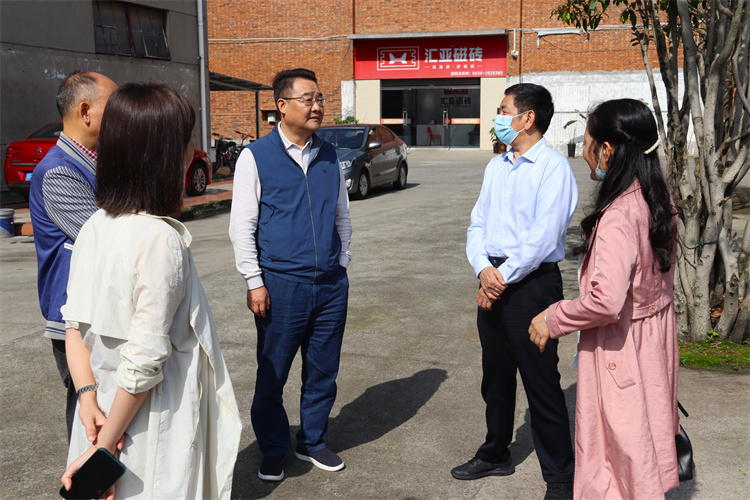 四川省供銷社黨組成員、機(jī)關(guān)黨委書記李先明帶隊(duì)開展節(jié)前安全生產(chǎn)督查工作